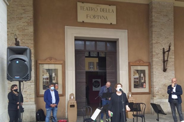 Fano, il Teatro della Fortuna riparte dagli spazi aperti. Da ottobre si torna in sala