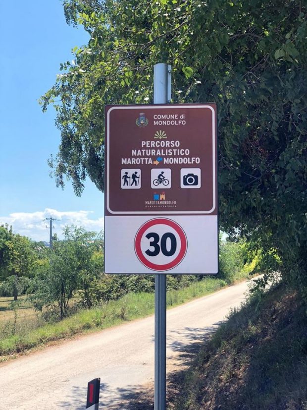 Nuova cartellonistica lungo il percorso naturalistico che collega Mondolfo a Marotta