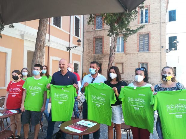 “Ci sto? Affare fatica!”: a Pesaro, Pergola, Fossombrone e Fano il progetto estivo che punta a coinvolgere i giovani nella cura del territorio