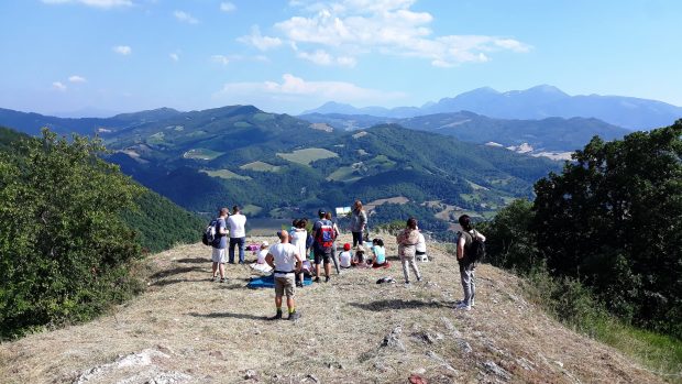 Riserva Naturale Statale “Gola del Furlo”: 20 iniziative estive, tra passeggiate emozionali, fiabe nel bosco, esplorazioni e trekking