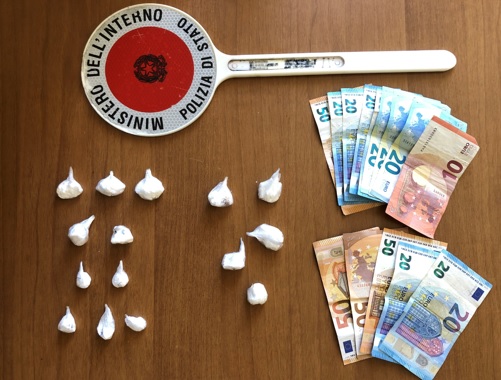 Pesaro, droga per la movida nascosta nelle parti intime. Arrestato un 22enne