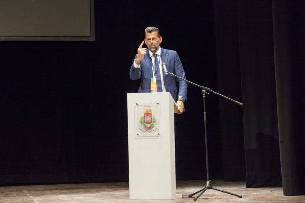 Le Marche all’opera: la maggioranza dei sindaci marchigiani per Mangialardi presidente