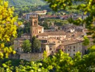 A Pergola nel week-end torna Colori e Tinte  a tavola: visita guidata a uno dei Borghi più belli d’Italia, menù a tema, itinerari e laboratori
