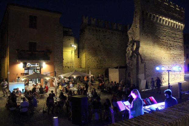 Fano, il Mercoledì è sempre più degli Artisti. Nuovi locali e nuove esibizioni in programma