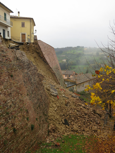 Cartoceto, in arrivo un importante contributo per la sicurezza e il restauro delle mura urbiche
