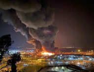 Incendio nel porto di Ancona, scuole e parchi chiusi