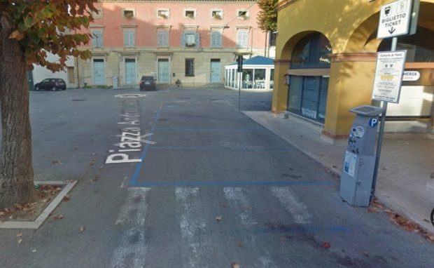 Taglio alberi in piazza Costa, l’Amministrazione di Fano: “Ripianteremo il doppio delle essenze in centro storico”