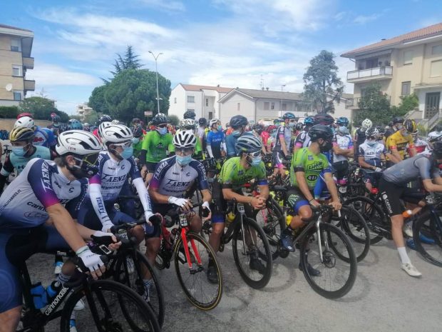 Bike Therapy Pergola è tornata a pedalare in tutta Italia. Gare, divertimento e servizi per gli appassionati della bicicletta