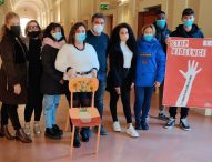 Giornata internazionale contro la violenza sulle donne, in tutta Fano la grafica realizzata dai ragazzi della 4B del Polo3