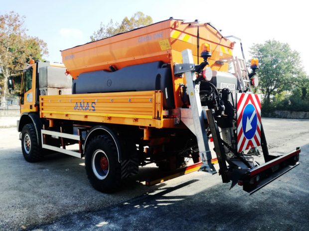 Marche, dal 15 novembre scatta l’obbligo di catene a bordo o pneumatici invernali