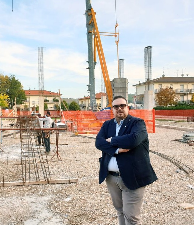 Variante, palestra, viale e al via un piano di opere da 2.2 milioni di euro: il sindaco Dellonti fa il punto sui lavori a San Lorenzo in Campo