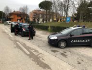 Le rubano l’auto mentre fa spesa, ladro arrestato dai carabinieri