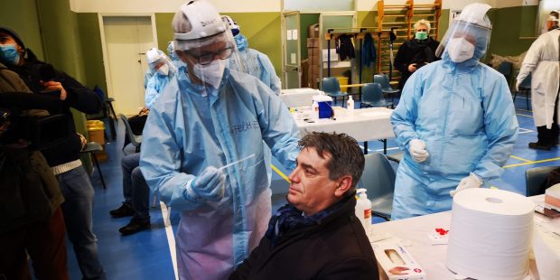 Fano, è partito lo screening di massa. Giunta Seri si è sottoposta al test
