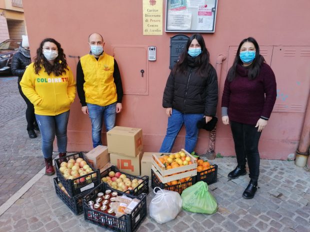 Coldiretti Pesaro Urbino, Covid e poveri: consegnato oltre 1 quintale di cibo per famiglie in difficoltà