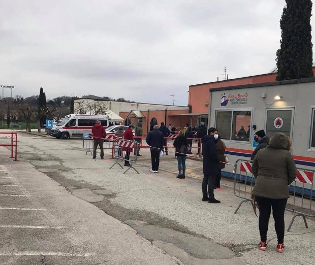 Screening a Marotta: più di 3600 persone sottoposte al tampone rapido, 20 i positivi