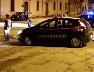 Ruba portafogli ed estorce 100 euro al proprietario per restituirglielo: arestato