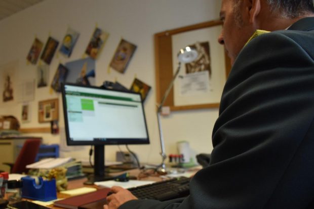 Riceveva il reddito di cittadinanza ma si era dimenticata di dichiarare vincite al gioco e i redditi del marito evasore totale