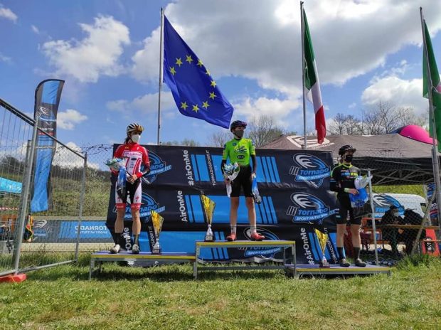 Bike Therapy Pergola vola, Sara Mazzorana vince in terra umbra