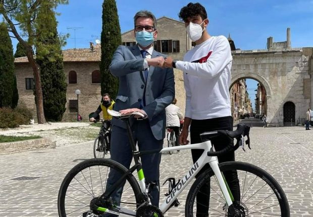 E’ di Fano l’unico marchigiano al Giro d’Italia. Baldelli: “Le Marche tifano Giovanni Carboni”