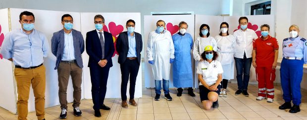 Punto vaccinale a Marotta, l’assessore Baldelli in visita: “Garantito il diritto alla salute e alla vaccinazione anche nei piccoli comuni”