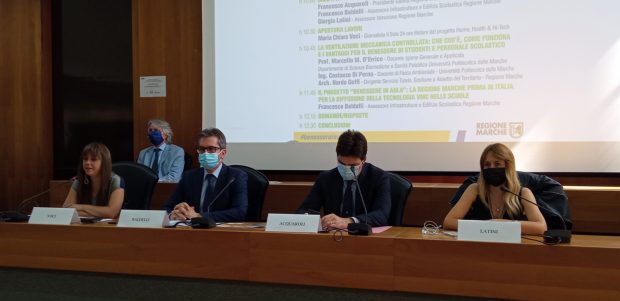 Marche, in aula arriva la ventilazione meccanica. Baldelli: “Salute dei ragazzi è priorità della Giunta Acquaroli”