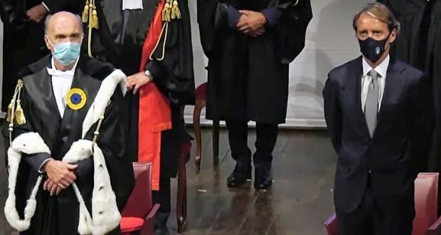 Ateno Urbino incorona il ct Roberto Mancini dottore in Scienze dello sport. Il video della cerimonia