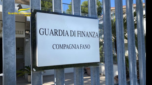 Guardia di Finanza Fano confisca beni a evasore totale per oltre 55mila euro