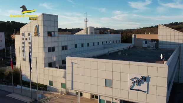 Guardia di Finanza Pesaro: sequestro preventivo per circa 400 mila euro a carico di un evasore fiscale.