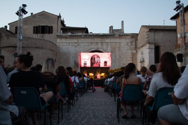 Seconda giornata di Passaggi Festival a Fano: oggi il premio giornalistico Barbato a Lorenzo Cremonesi. Tra gli ospiti, Ceccarelli e Soleri