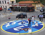 Gli studenti del Nolfi-Apolloni colorano le rotatorie di Fano