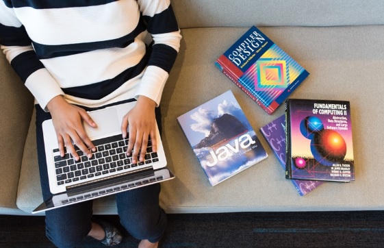 Consigli pratici per chi si accinge ad avvicinarsi al mondo della programmazione partendo da zero