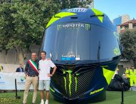 Un Casco da Leggenda dedicato a Valentino Rossi, Ricci: «Omaggio di Pesaro allo sportivo più grande di sempre» 