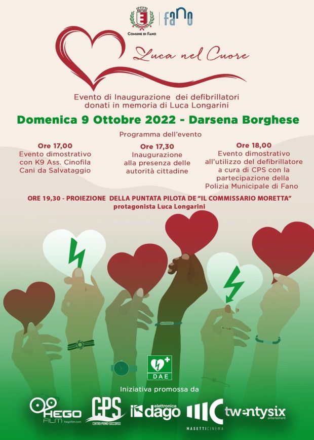 Fano, il cinema dona due defibrillatori alla città