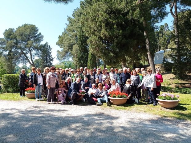 Villa Caprile e i suoi giardini tra storia, segreti e stupore il tour guidato dei pensionati delle Marche