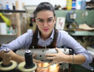 Botteghe ospitali, il laboratorio di Olivia Monteforte apre agli artigiani di Ancona