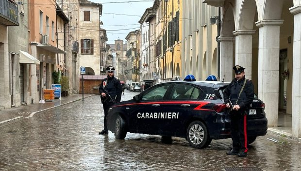Fossombrone: Estorsioni e incendi, carabinieri denunciano due persone