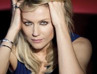 Fuori Passaggi in centro storico e al mare: tra gli ospiti Malika Ayane, Sabina Guzzanti, Elena Di Cioccio, Natasha Stefanenko