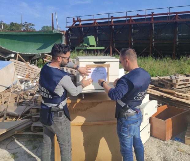 Fano, scarichi abusivi confluenti in mare: dalla guardia costiera sanzioni a imprese per oltre 40 mila euro