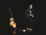 Cristiano Godano, leader dei Marlene Kuntz, in concerto a Fano nell’ex chiesa di San Francesco