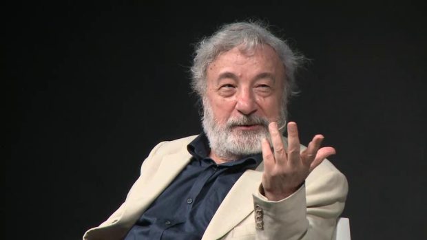 Fano, in piazza XX settembre la storia del cinema in carne e ossa: il regista Gianni Amelio riceve il premio Cinefortunae