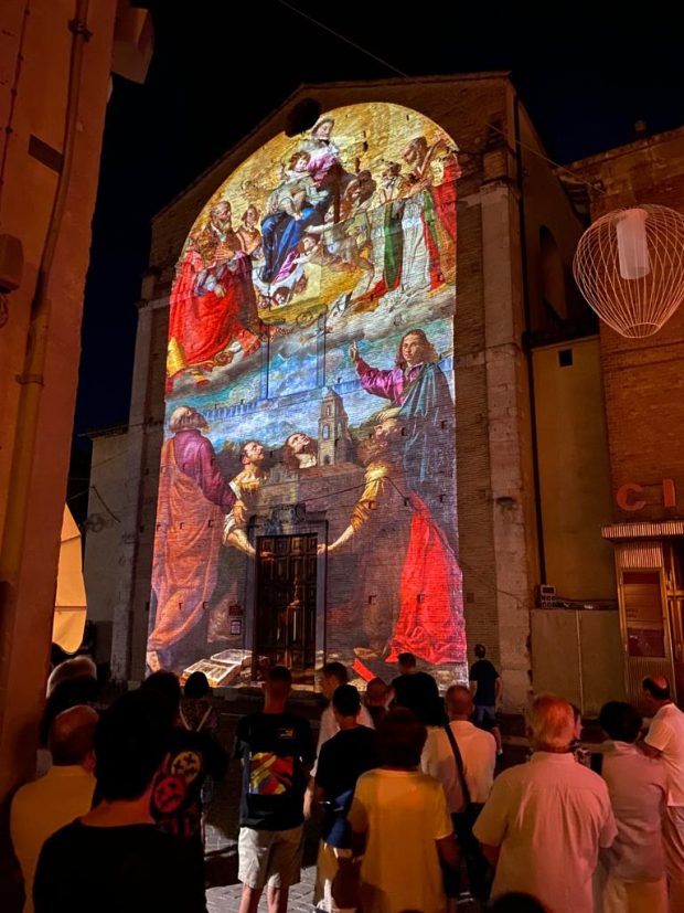 Luce, installazioni e mostre diffuse nel centro storico di Fossombrone fino al 3 settembre