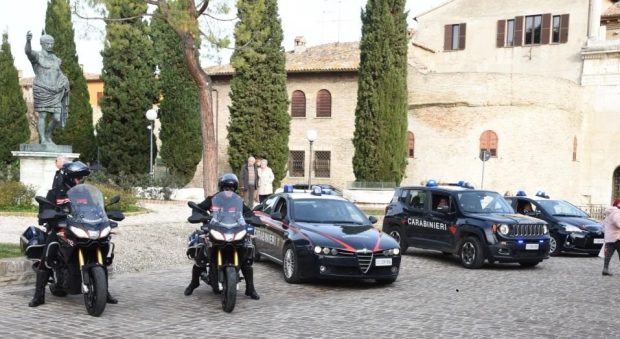 Fano: rapina in negozio, identificati e arrestati i due responsabili