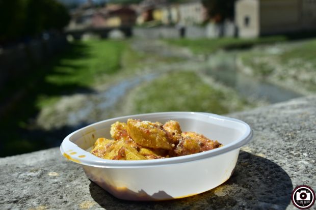 A Piobbico da domani al 10 settembre tornano la Sagra nazionale del polentone alla carbonara e il Festival dei Brutti