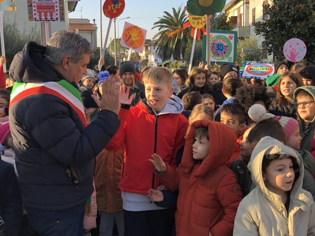 A Sant’Orso a scuola le bambine e i bambini ci vanno da soli