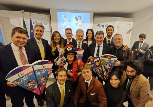 Il Carnevale di Fano si presenta all’Enit: 14 carri, 200 quintali di dolciumi e Beatrice Venezi ospite