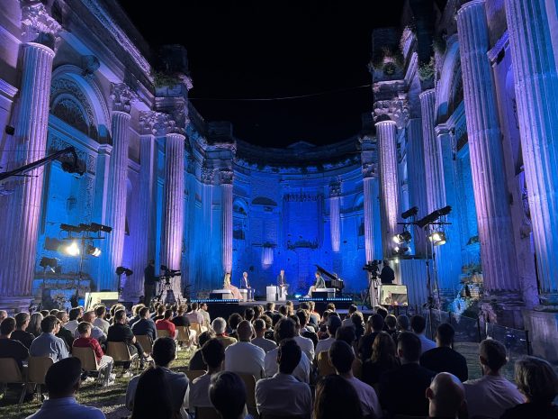 Fano, il Teatro della Fortuna accoglie Sky Sport e la trasmissione Calciomercato L’Originale