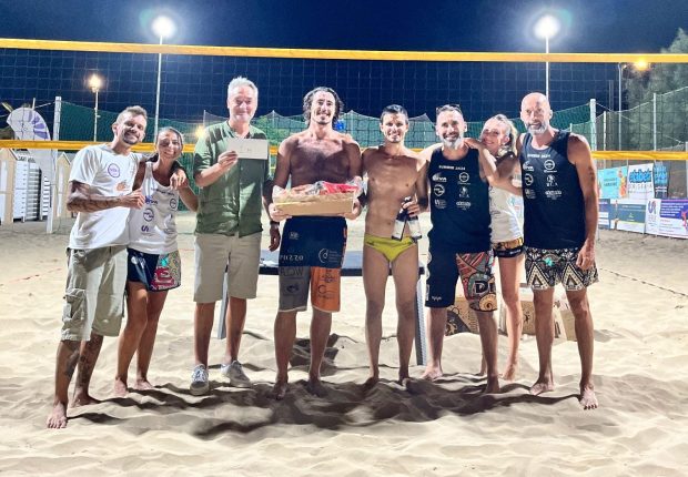 Fano, beach volley show sotto i riflettori dei Bagni Cafè Arzilla