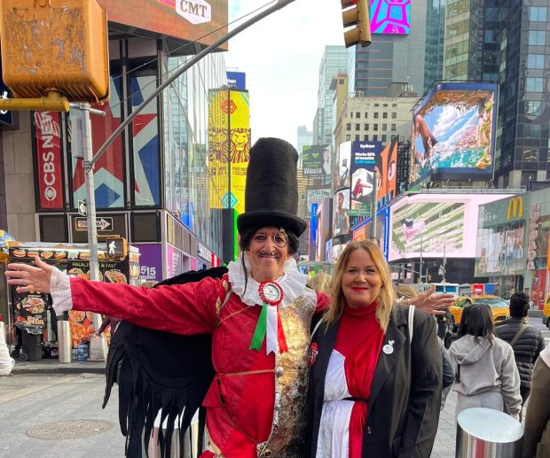 Carnevale di Fano e Vulón hanno sfilato a New York per il Columbus Day