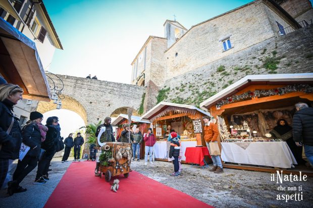 Candele a Candelara, secondo weekend con oltre 5mila visitatori, 56 pullman e 50 camperisti