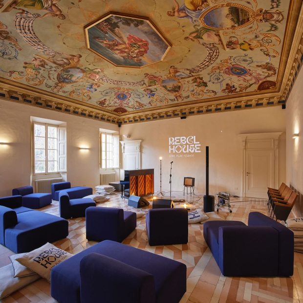 A Rebel House il libro di Maurizio Carucci e il concerto di Leo Pari